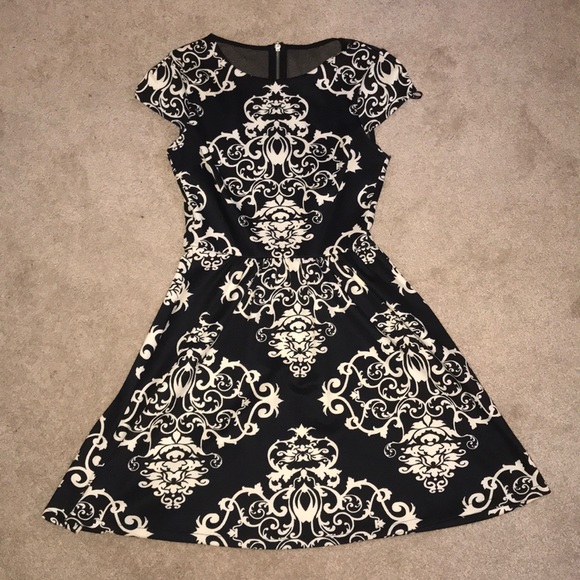 Dress - Picture 1 of 3